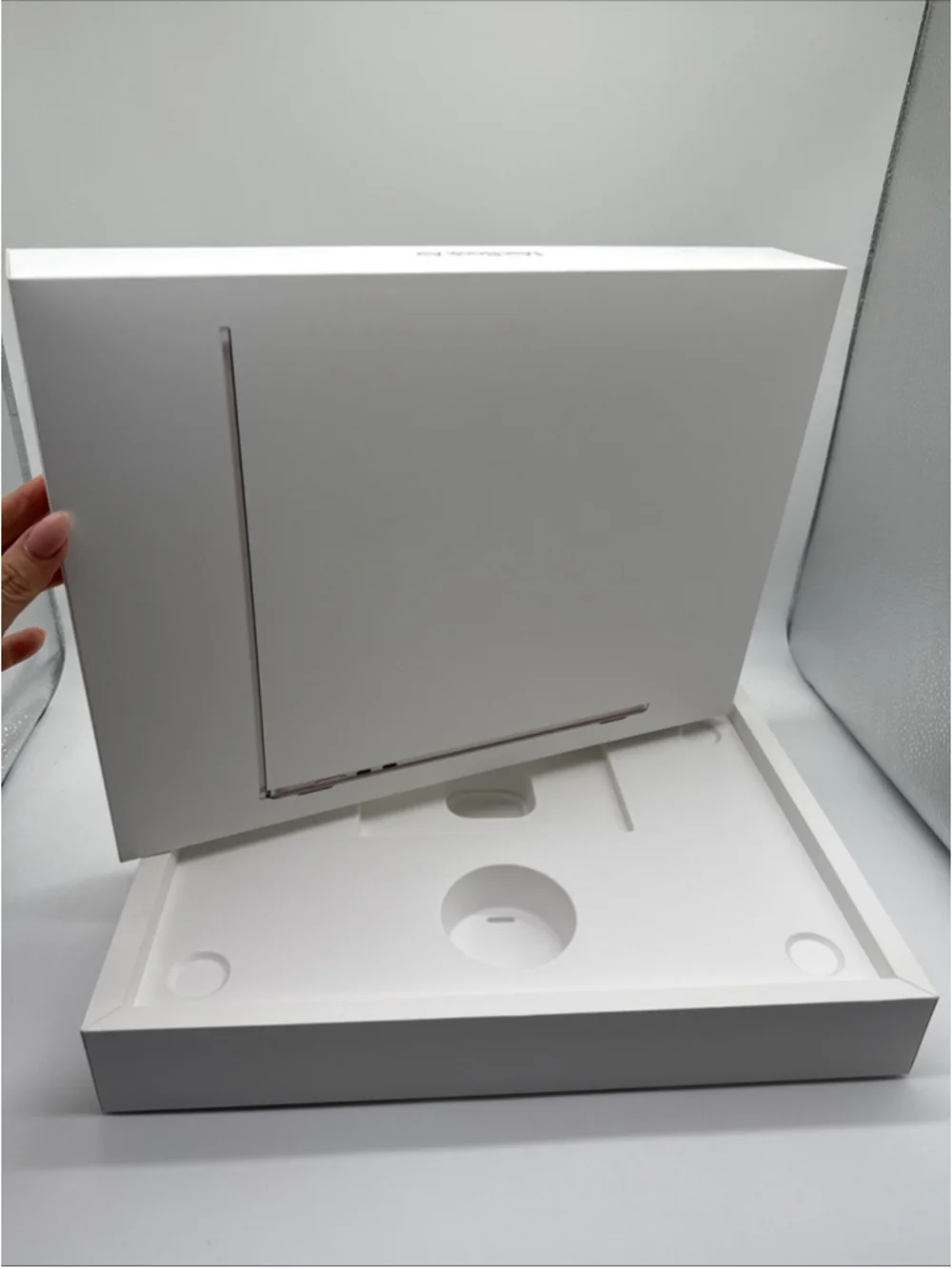 Apple MacBook Air EMPTY BOX ONLY 15” MDVD4LL/A Starlight with Insert